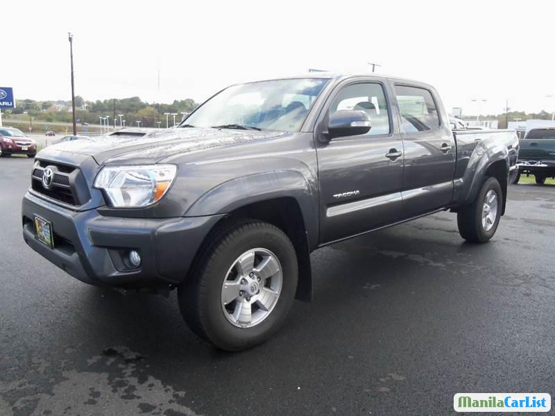 Pictures of Toyota Tacoma Automatic 2015