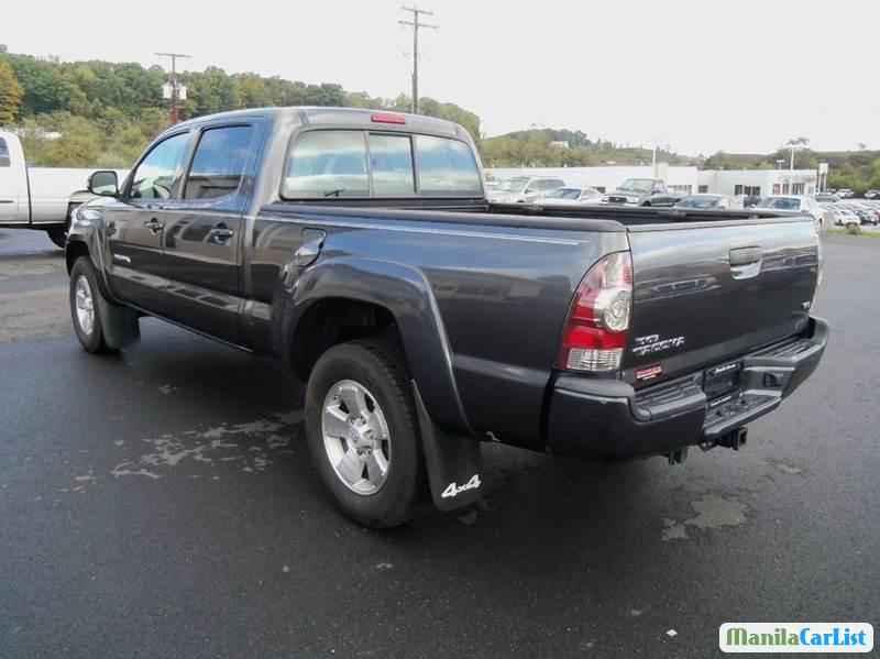Toyota Tacoma Automatic 2015 in Metro Manila