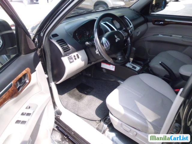 Mitsubishi Montero Sport Automatic 2012