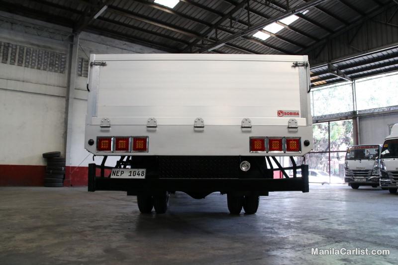 Isuzu F-Series FRR Manual 2022 in Metro Manila - image