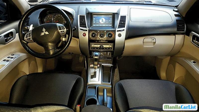 Mitsubishi Montero Sport Automatic 2012