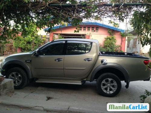 Pictures of Mitsubishi Strada Automatic 2010