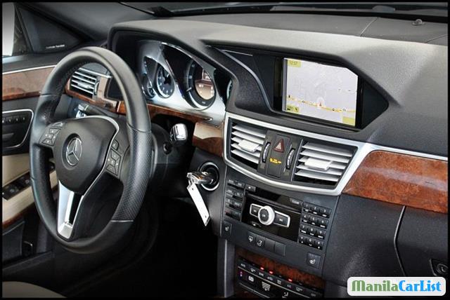 Mercedes Benz E-Class Automatic 2012 - image 12