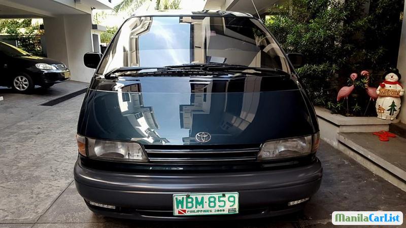 Pictures of Toyota Previa Automatic 1999