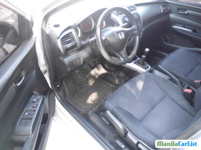 Honda City Manual 2010 - image 2