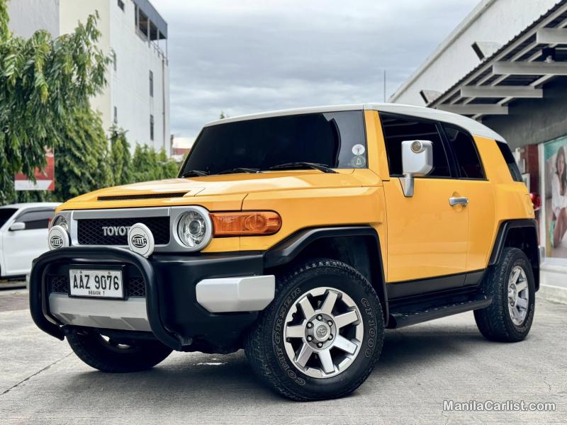 Pictures of Toyota FJ Cruiser Automatic 2015