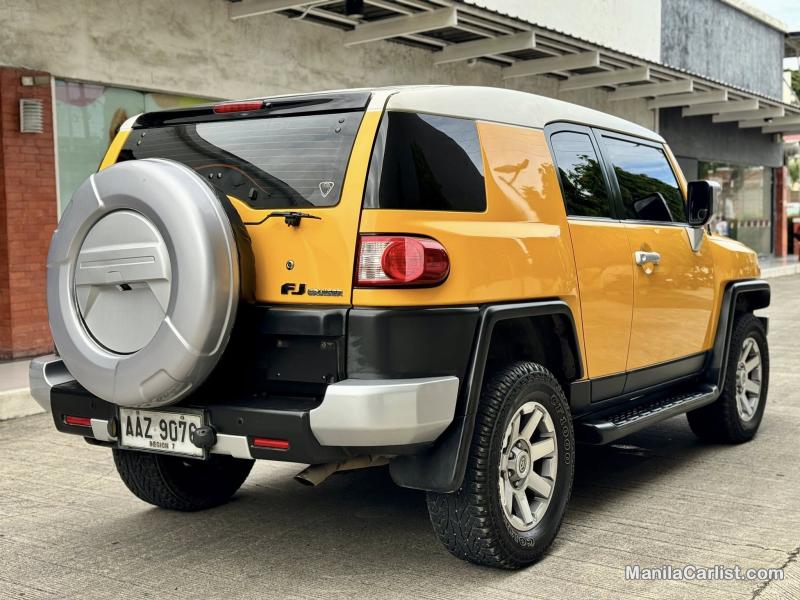 Toyota FJ Cruiser Automatic 2015 - image 2