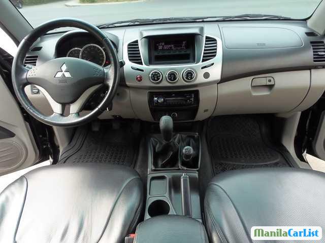 Mitsubishi Strada Manual 2010