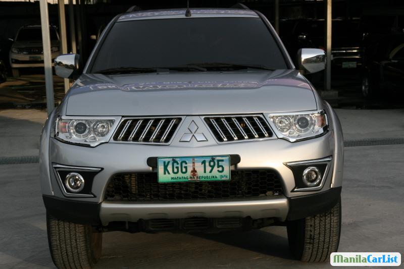 Pictures of Mitsubishi Montero Sport Automatic 2012