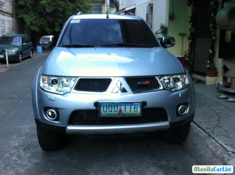 Picture of Mitsubishi Montero Sport Automatic 2012