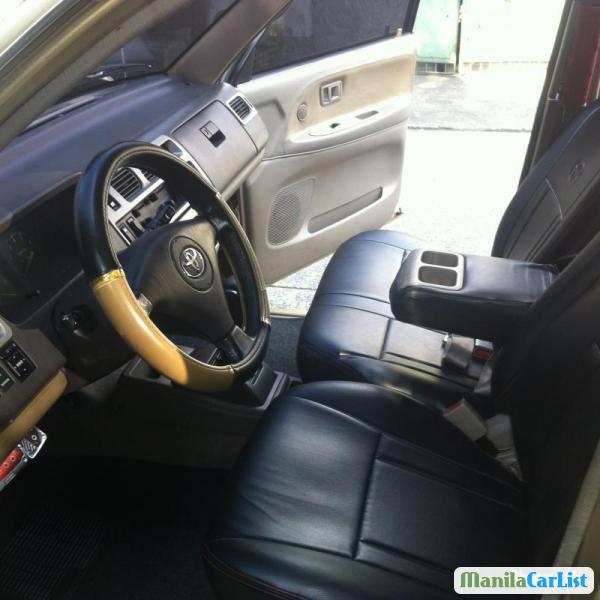 Toyota Revo Automatic 2003 - image 2