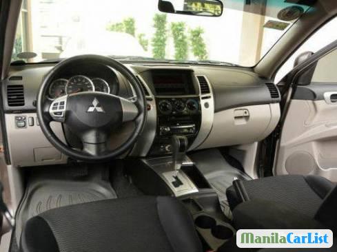 Mitsubishi Montero Sport Automatic 2010 - image 3