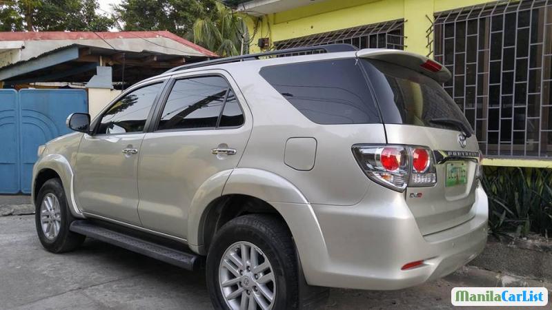 Toyota Fortuner Automatic 2013 - image 2