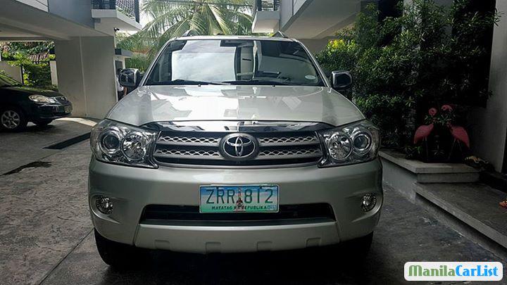 Picture of Toyota Fortuner Manual 2009