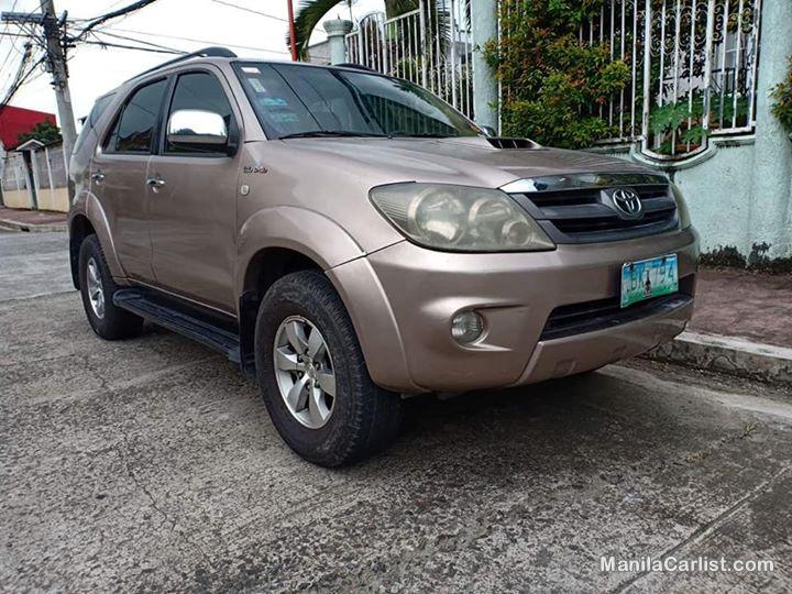 Pictures of Toyota Fortuner Automatic 2005