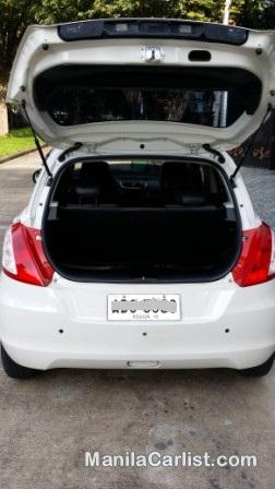 Suzuki Swift Hatchback Automatic 2015 - image 5