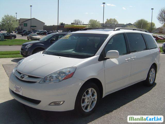 Picture of Toyota Sienna Automatic 2006