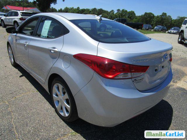 Hyundai Elantra Automatic 2011 - image 2
