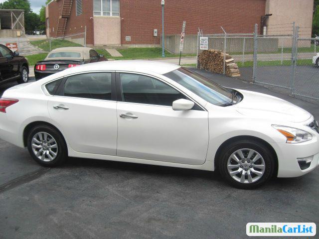 Nissan Altima Automatic 2013 - image 2