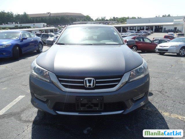 Honda Accord Automatic 2013 - image 2