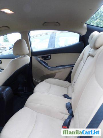 Hyundai Elantra Automatic 2013 - image 3
