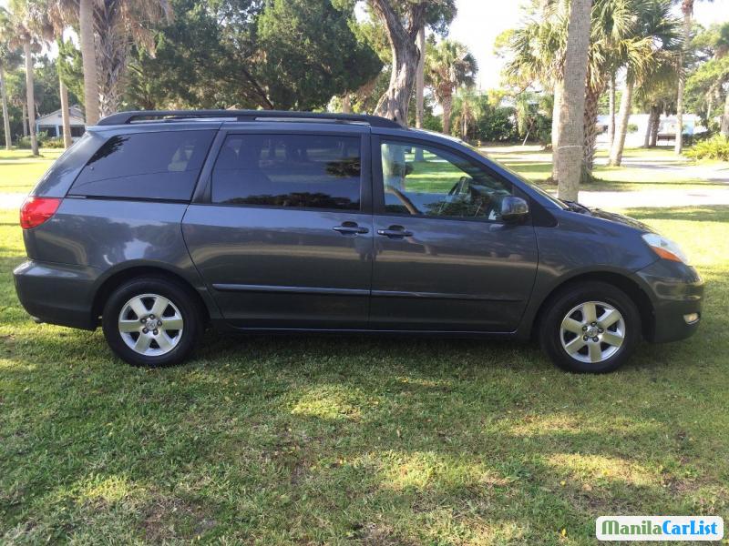 Toyota Sienna Automatic 2006 - image 3
