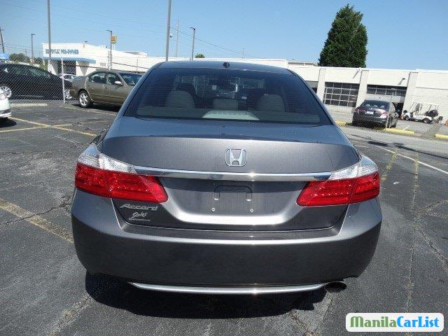 Honda Accord Automatic 2013 - image 4
