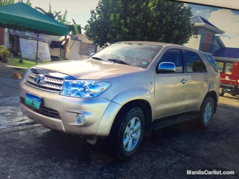 Picture of Toyota Fortuner Automatic 2010