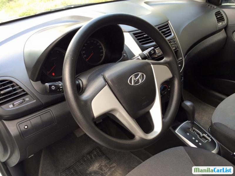 Hyundai Accent Automatic 2013 - image 3