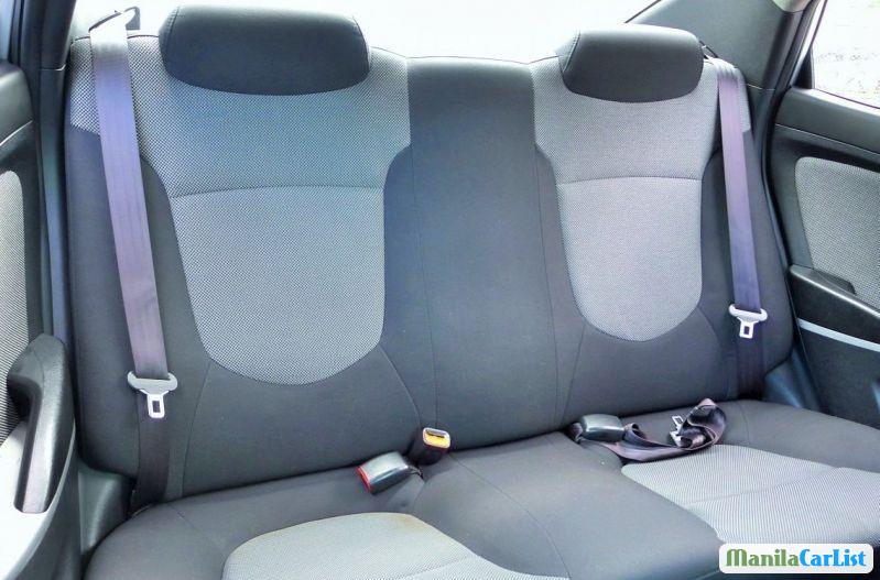 Hyundai Accent Manual 2011 - image 3