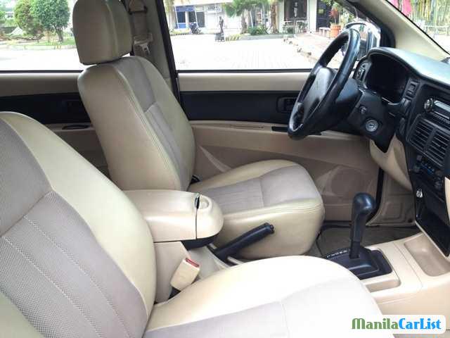 Isuzu Crosswind Automatic 2009 - image 3