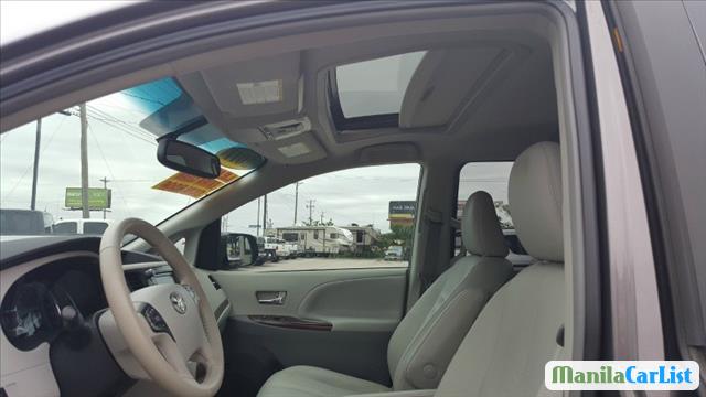 Toyota Sienna Automatic 2011 in Philippines
