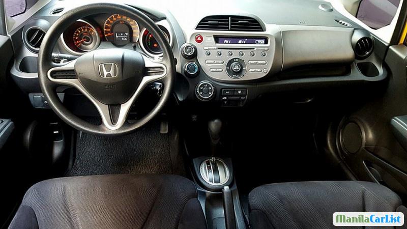 Honda Jazz Automatic 2011 - image 3