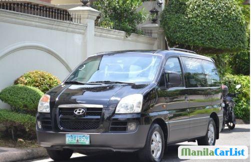 Pictures of Hyundai Starex