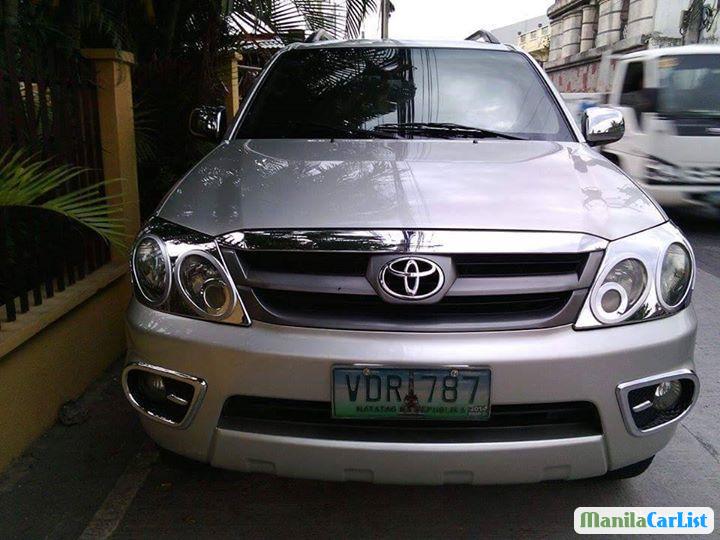 Picture of Toyota Fortuner Automatic 2005