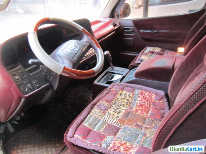 Toyota Hiace Automatic 2006 - image 4