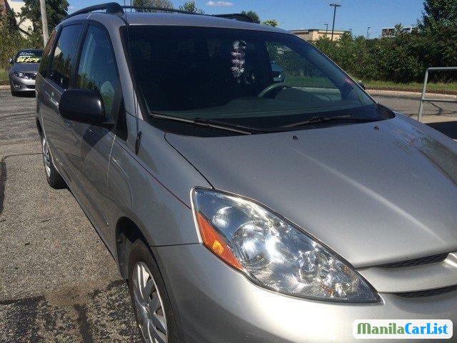 Picture of Toyota Sienna Automatic 2006