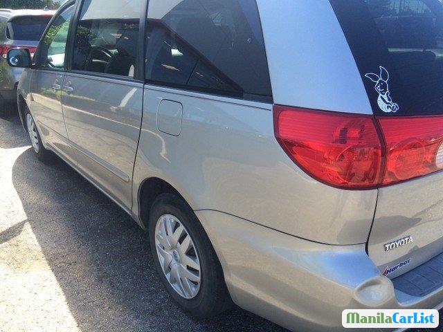 Toyota Sienna Automatic 2006 in Metro Manila