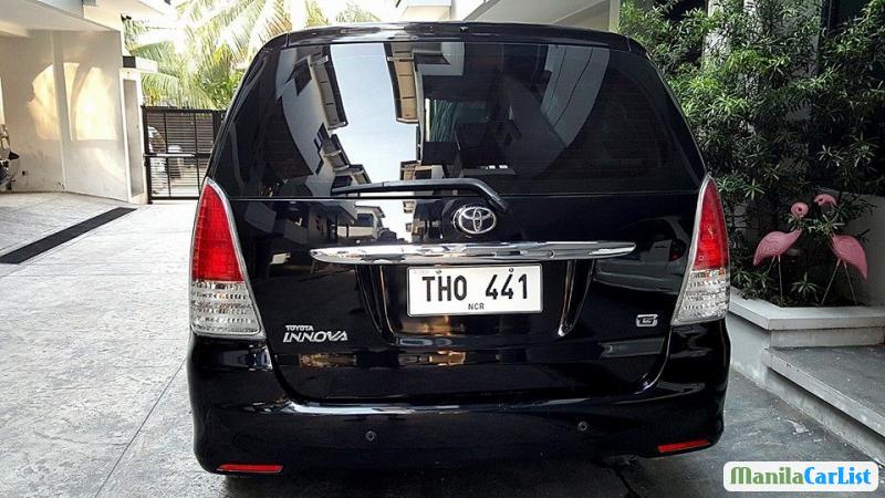 Toyota Innova Automatic 2011 - image 4