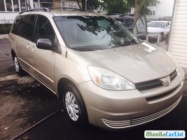 Picture of Toyota Sienna Automatic 2004