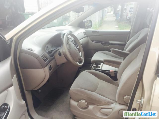 Toyota Sienna Automatic 2004 - image 2