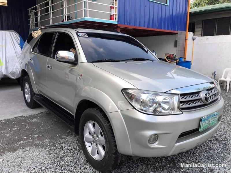 Pictures of Toyota Fortuner Automatic 2011