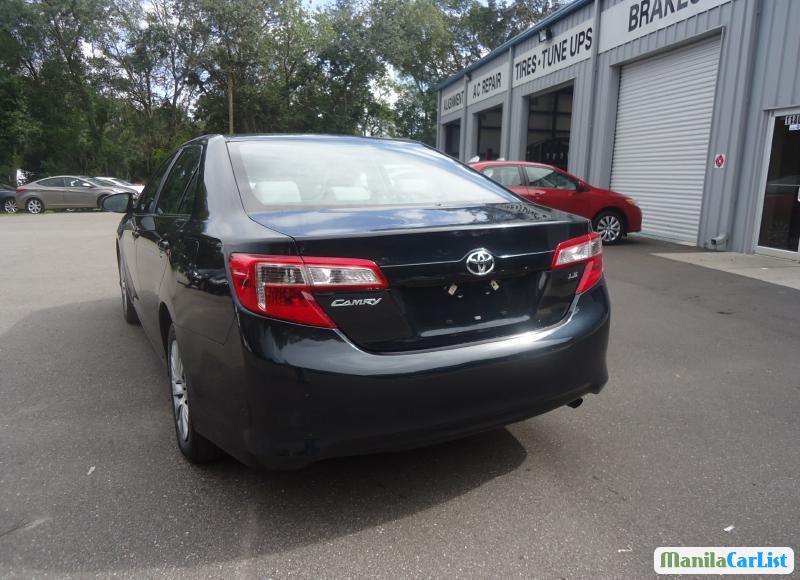 Toyota Camry Automatic 2012 - image 11