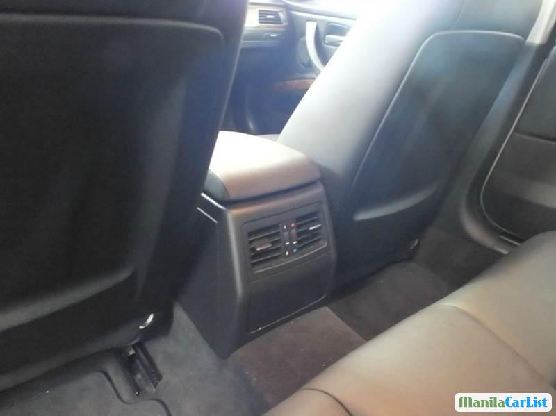BMW 3 Series Automatic 2010 - image 12