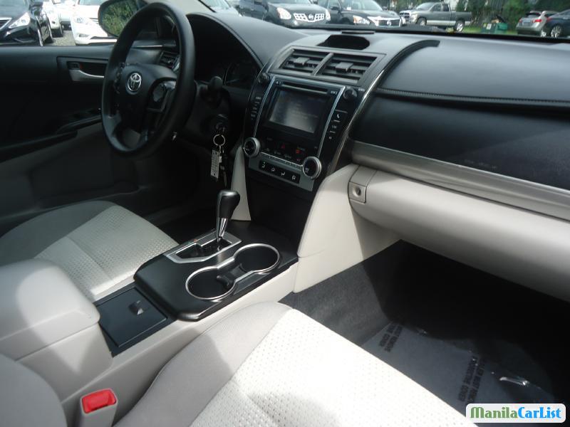 Toyota Camry Automatic 2012 - image 2