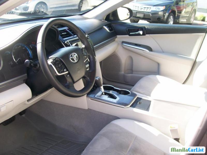 Toyota Camry Semi-Automatic 2012 - image 9