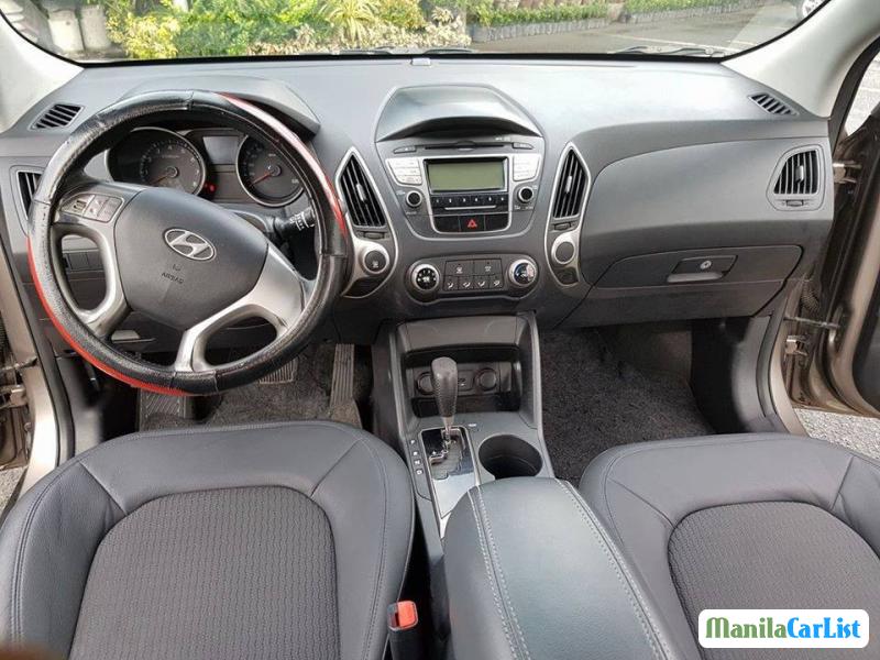 Hyundai Tucson Theta II 4x2 Automatic 2010 - image 10