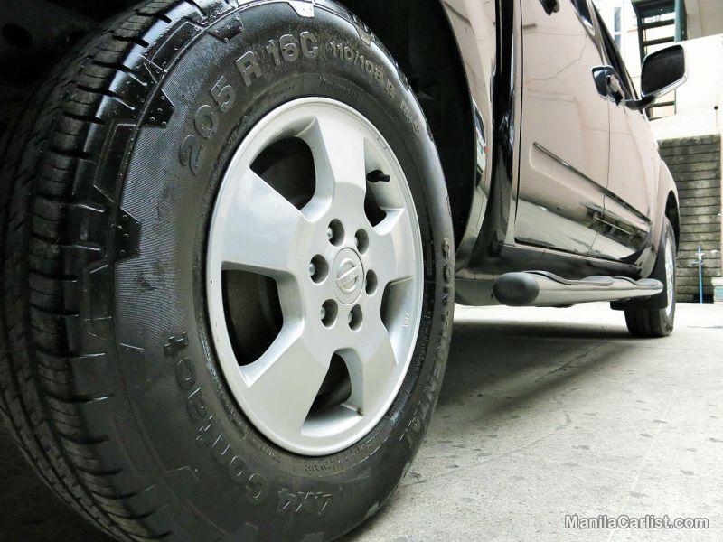 Nissan Navara Manual 2011 - image 11
