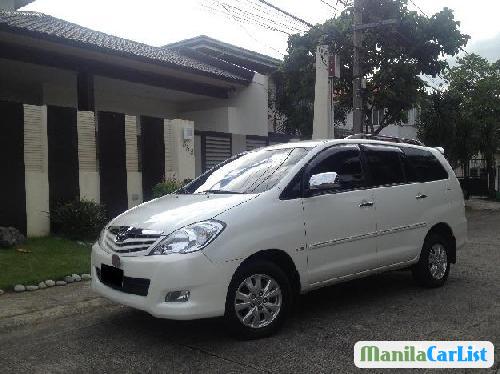 Pictures of Toyota Innova 2011