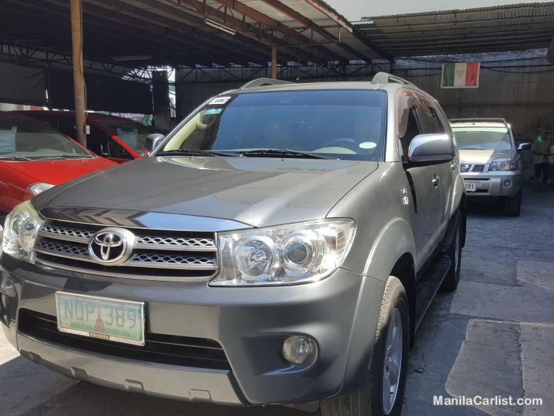 Pictures of Toyota Fortuner Manual 2010